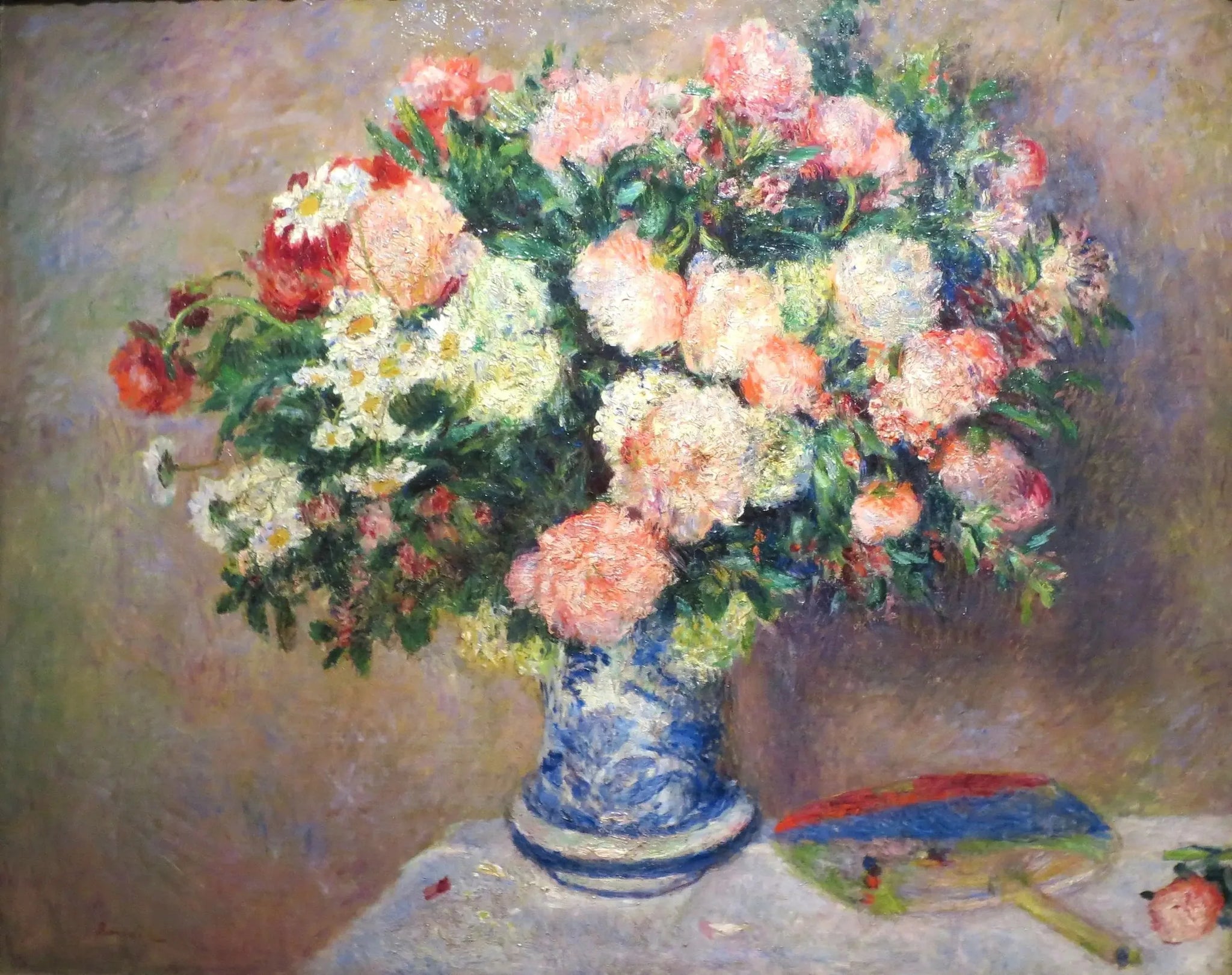 Bouquet de chrysanthèmes et un éventail japonais - Pierre-Auguste Renoir image 1 copie de tableau peinte à la main