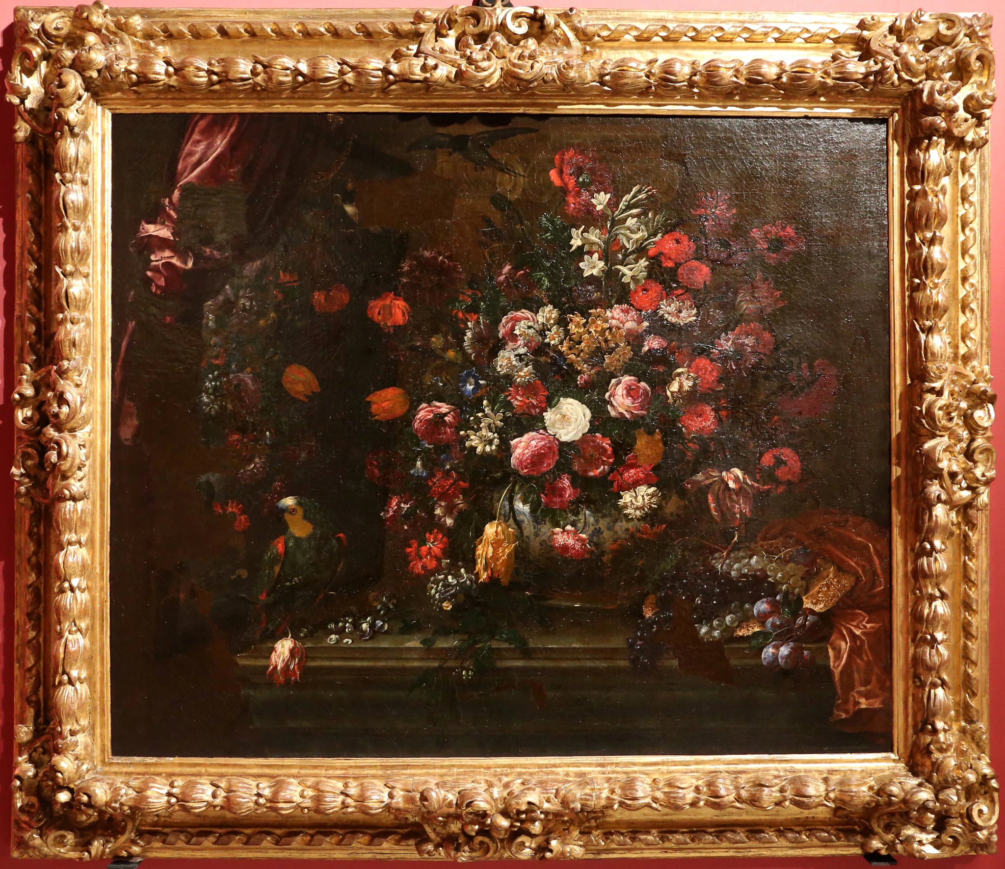 Bouquet de fleurs avec fruits, perroquet et miroir - Bartolomeo Bimbi