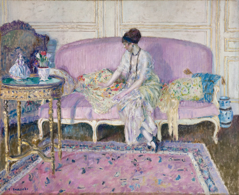 Femme assise sur un canapé à l'intérieur - Frederick Carl Frieseke