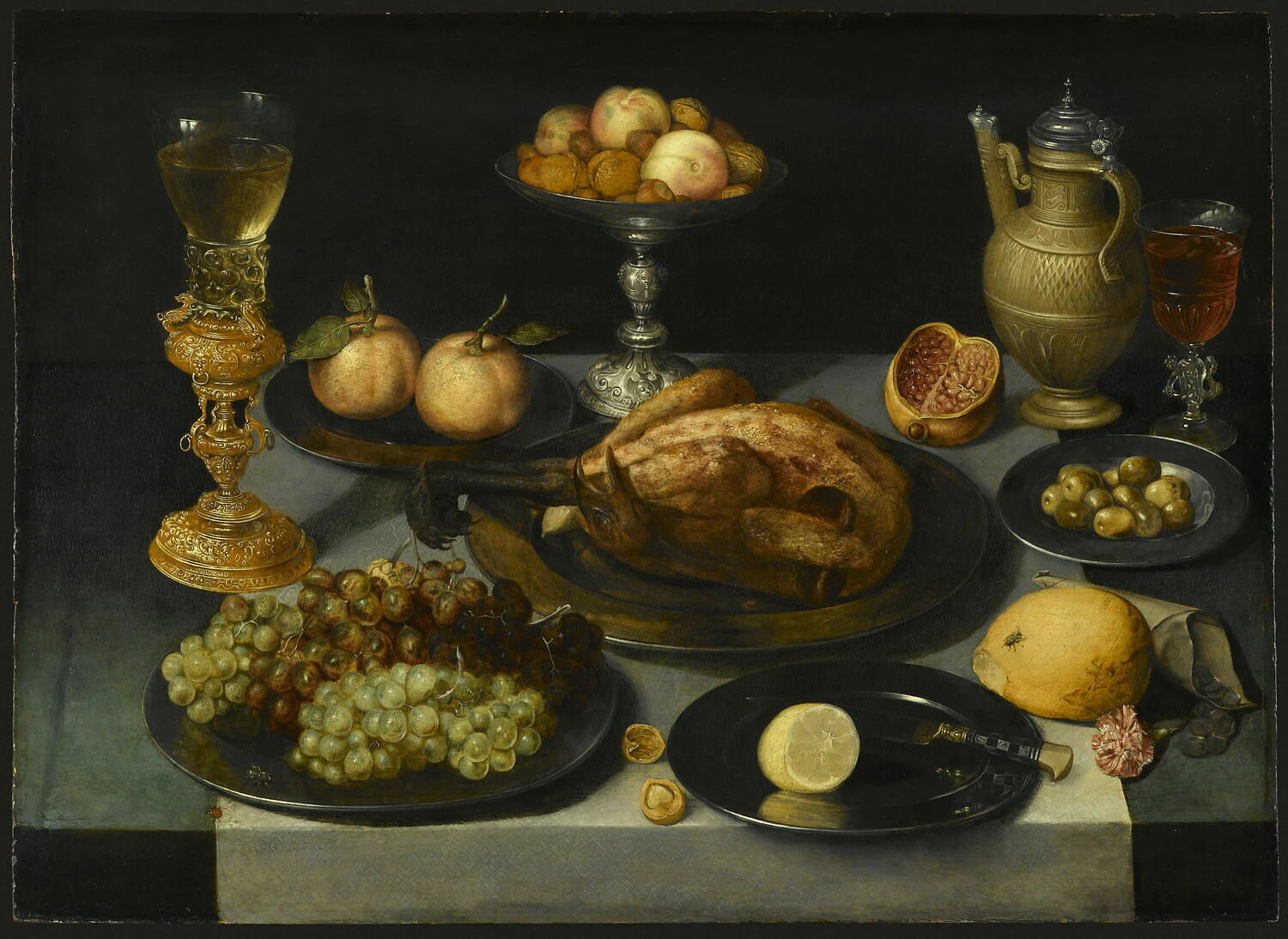 Mets, fruits et verre sur une table - Peter Binoit